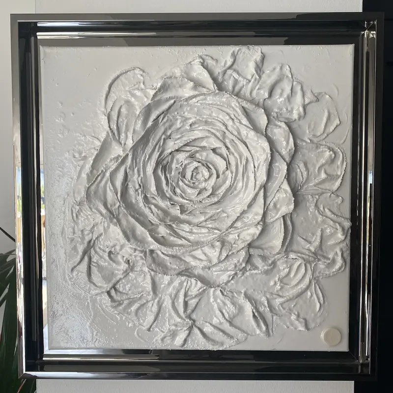 Tableau blanc en relief en forme de rose